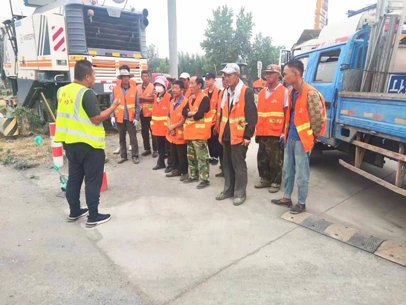 機施化施工公司路面小修工作動態(tài)