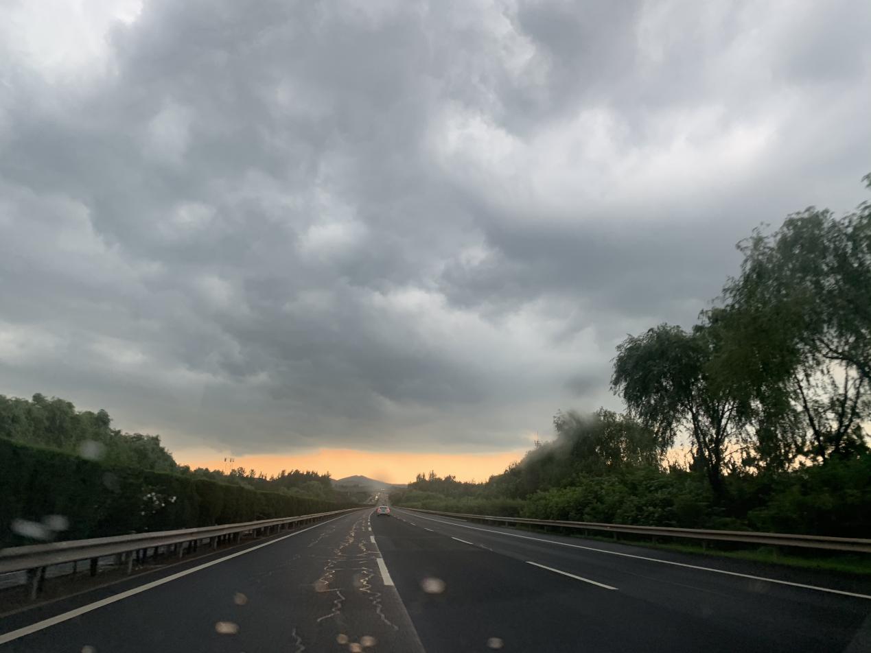 堅(jiān)定信念，筑牢信仰之根