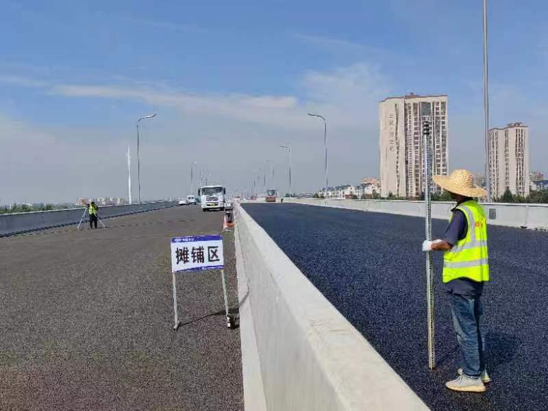 機(jī)械化施工公司快速路工程動態(tài)