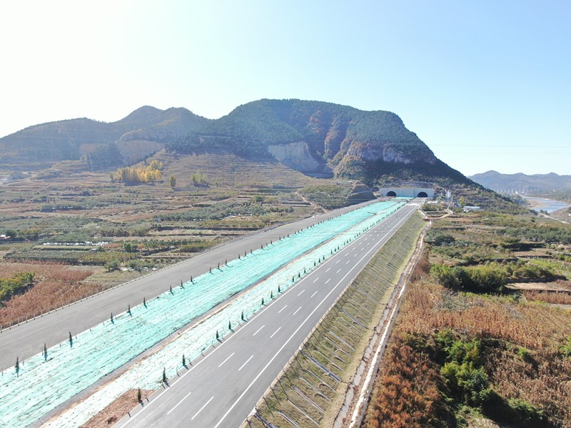 做好標線施工 扮靚大美臨臨