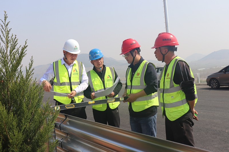 臨臨高速項目辦工程部長周洋洋蒞臨項目指導工作