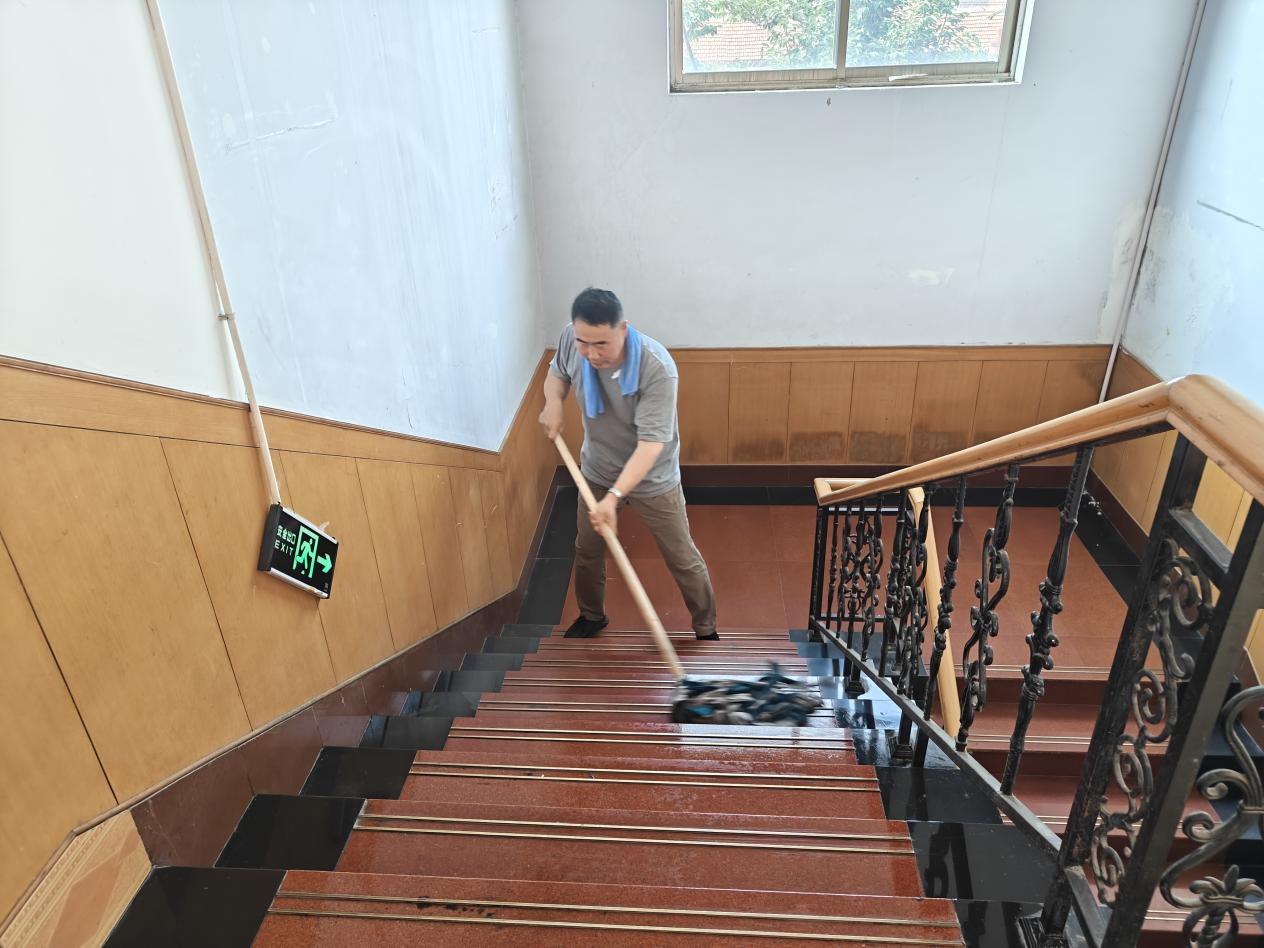 養(yǎng)成良好衛(wèi)生習(xí)慣，共創(chuàng)美好工地環(huán)境