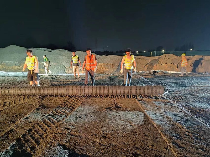 星光下的團(tuán)結(jié)與奮斗——記第五區(qū)域項(xiàng)目部夜戰(zhàn)篇章