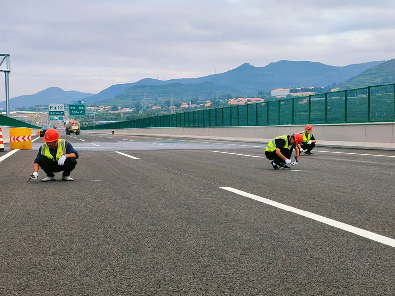 全線徒步（從北到南）路面附著物清理—周仕濤、鄭浩楠、趙嘉澍_副本