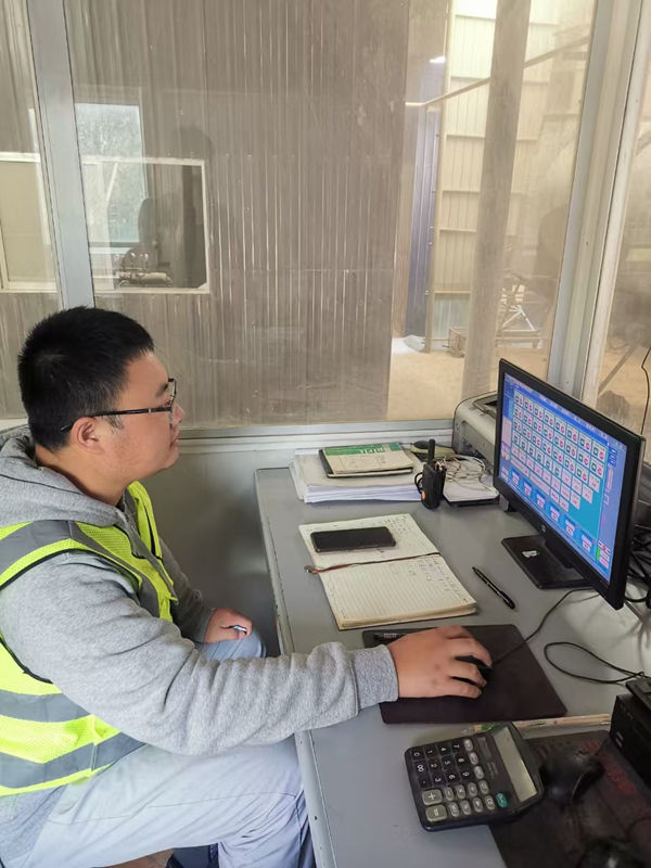 堅守，中秋節(jié)我在崗 