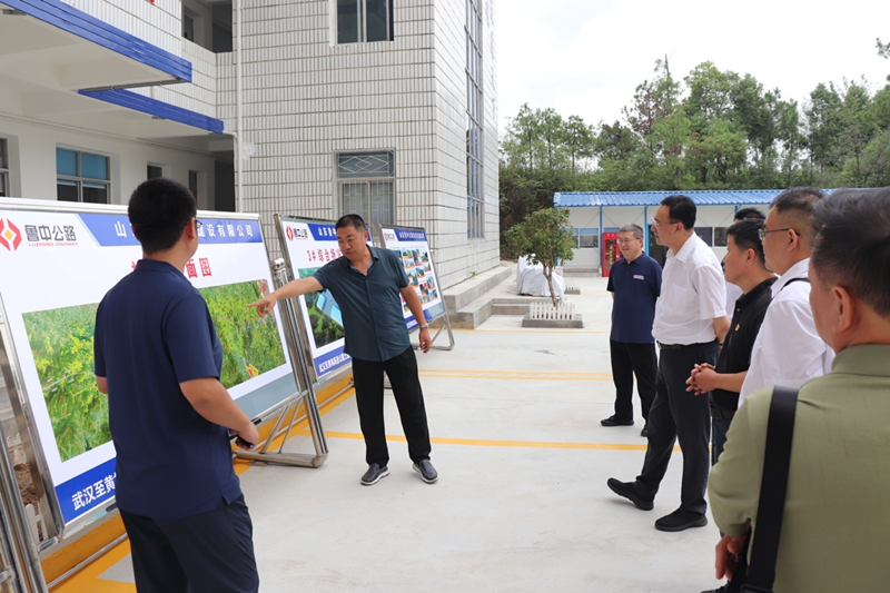 淄博市政府、市交通運(yùn)輸局蒞臨魯中公路湖北項(xiàng)目視察指導(dǎo)工作