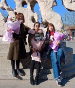 面朝大山，春暖花開