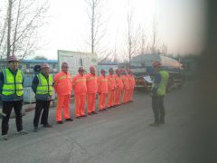 班前會(huì)小，事大