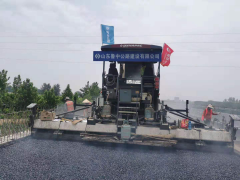 烈日下的堅(jiān)守