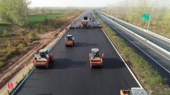 G2京滬十標(biāo)段陳剛瀝青面層班組榮獲“金牌班組”獎(jiǎng)