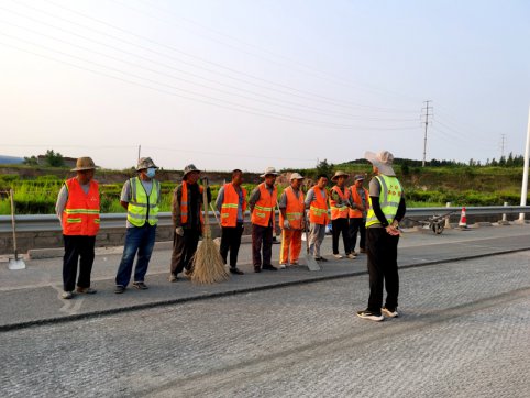 G205中修工程略影——第三工程公司施工公司工程動態(tài)