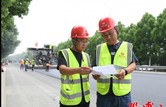 【抓作風 創(chuàng)效益】魯中公路勞動者拼博奉獻，打造G205山深線品質(zhì)工程—— 為高質(zhì)量發(fā)展構(gòu)筑堅實的“跑道”