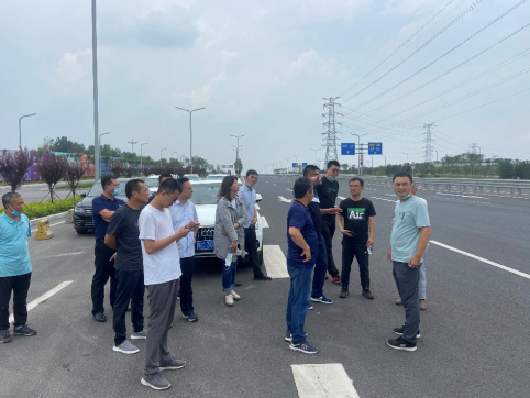 【抓作風(fēng) 創(chuàng)效益】魯山大道―魯泰大道互通立交橋工程、魯山大道拓寬改造工程順利通過交工驗(yàn)收