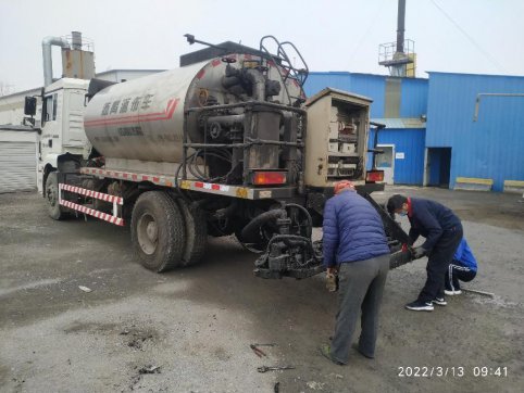 機(jī)械化施工公司對各類機(jī)械設(shè)備進(jìn)行全面檢修保養(yǎng)