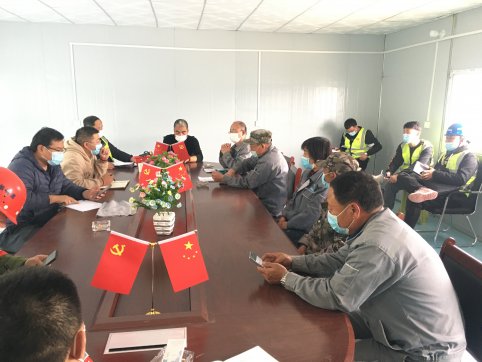 【臨臨風(fēng)采】臨臨六標(biāo)虎山隧道洞身開挖第一炮順利炸響